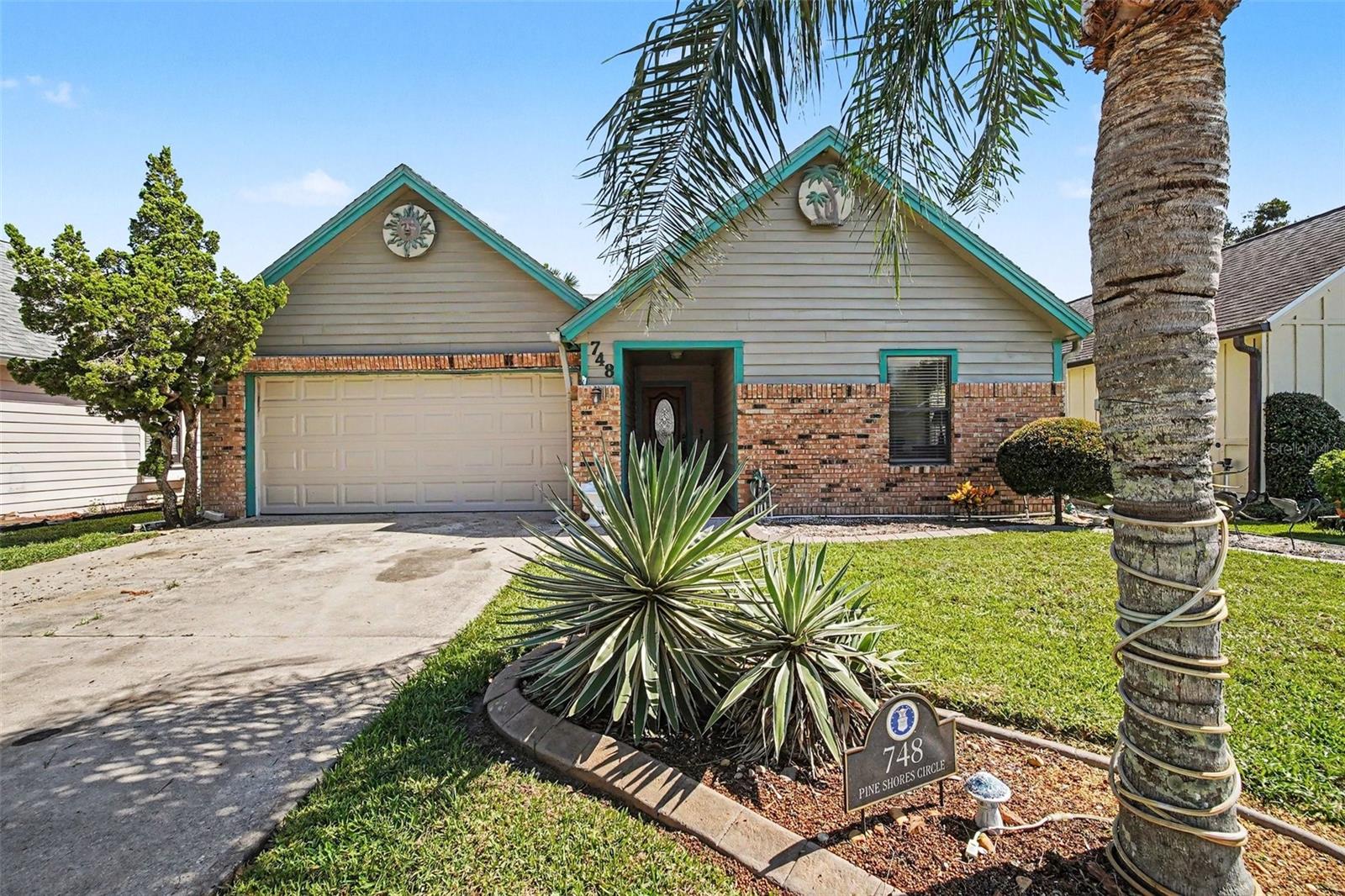 748 Pine Shores Circle — photo