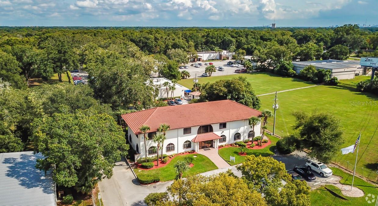 7725 N Orange Blossom Trail — photo