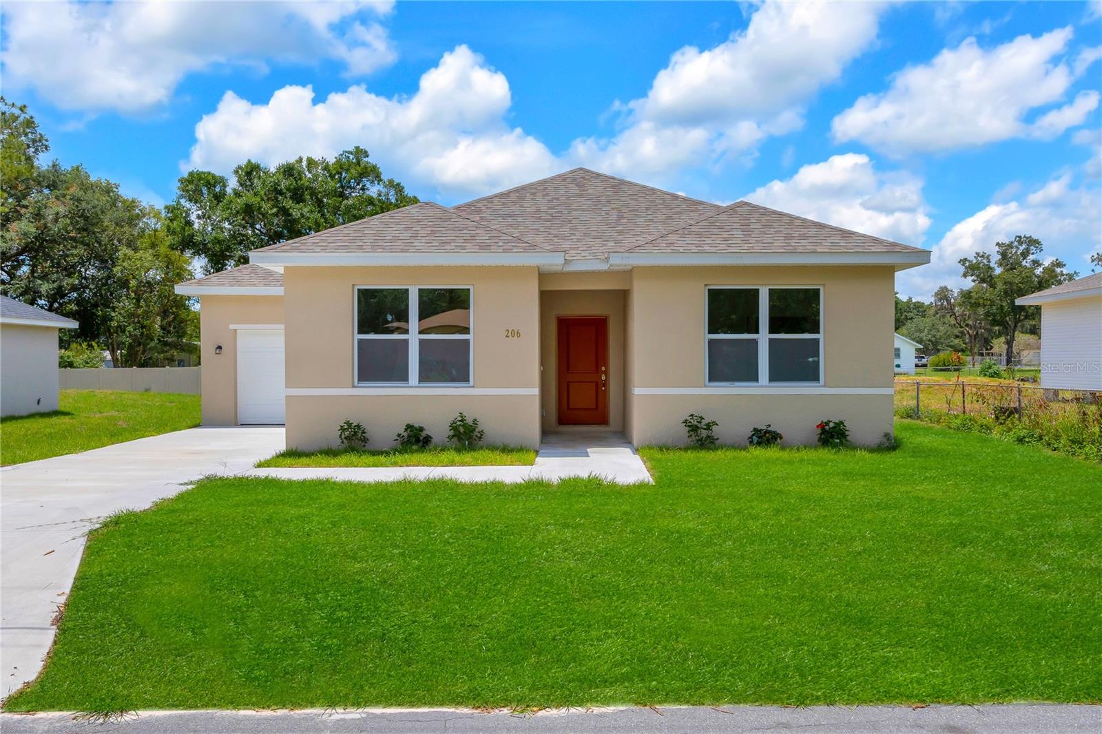206 W Crescent Drive — photo