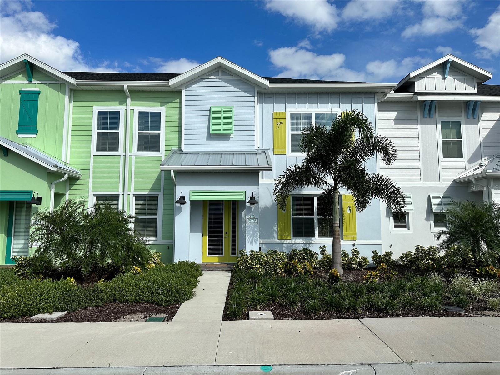 2976 on the Rocks Point — photo
