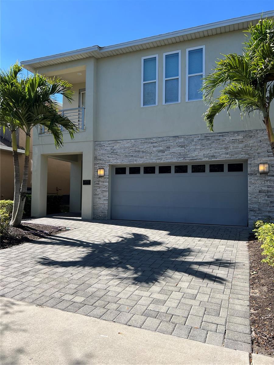370 Lasso Drive — photo