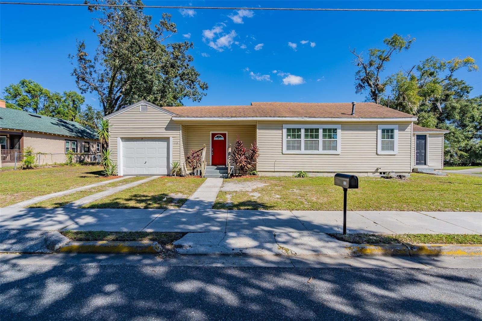 112 S Moss Street — photo