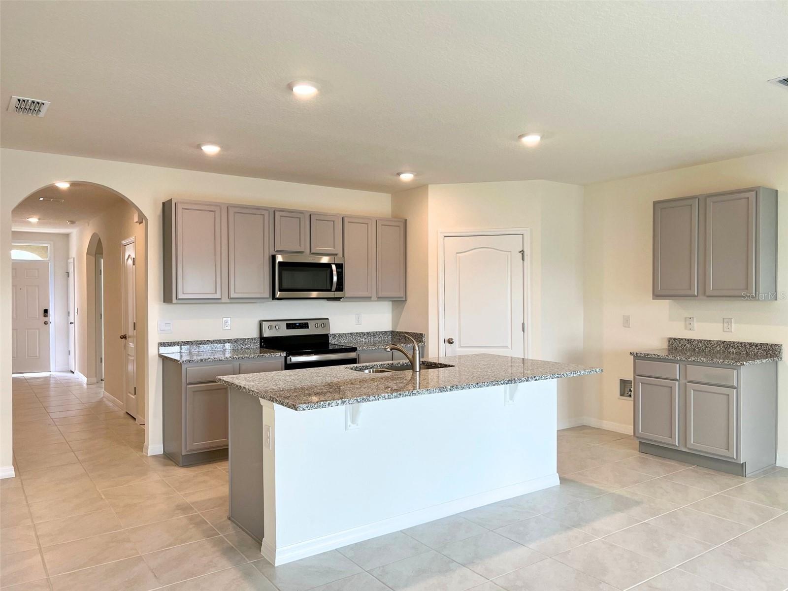 2877 SUNRIDGE LOOP, ST CLOUD, FL 34771 — photo 2