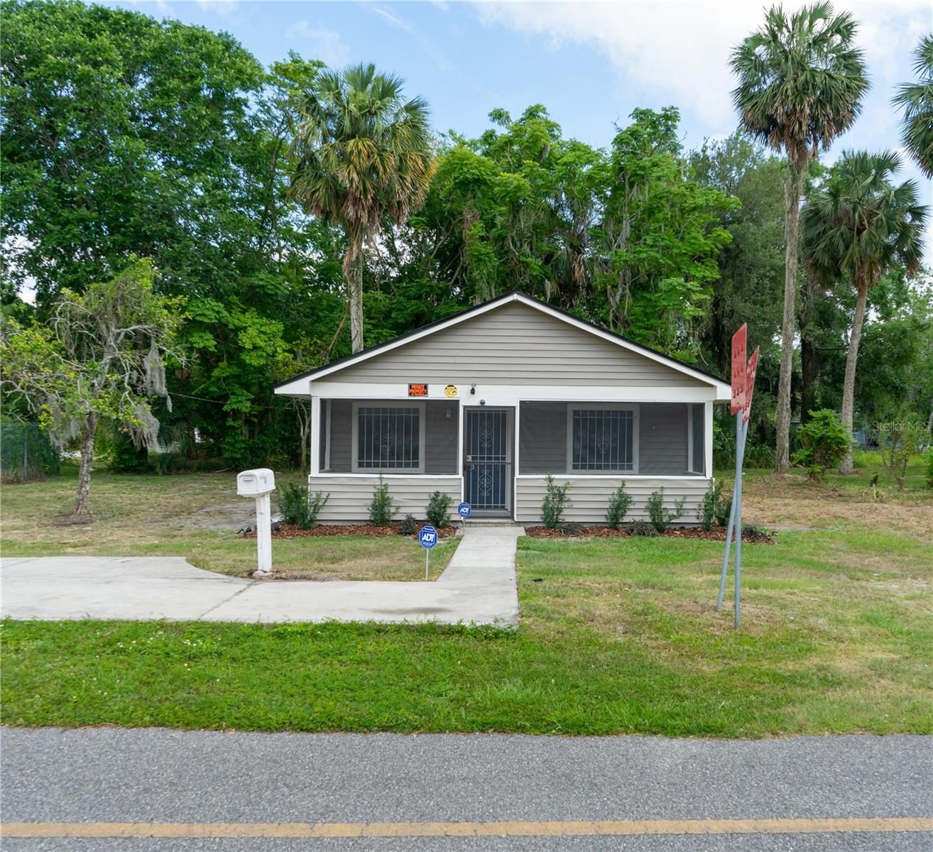 1307 Railroad Avenue — photo