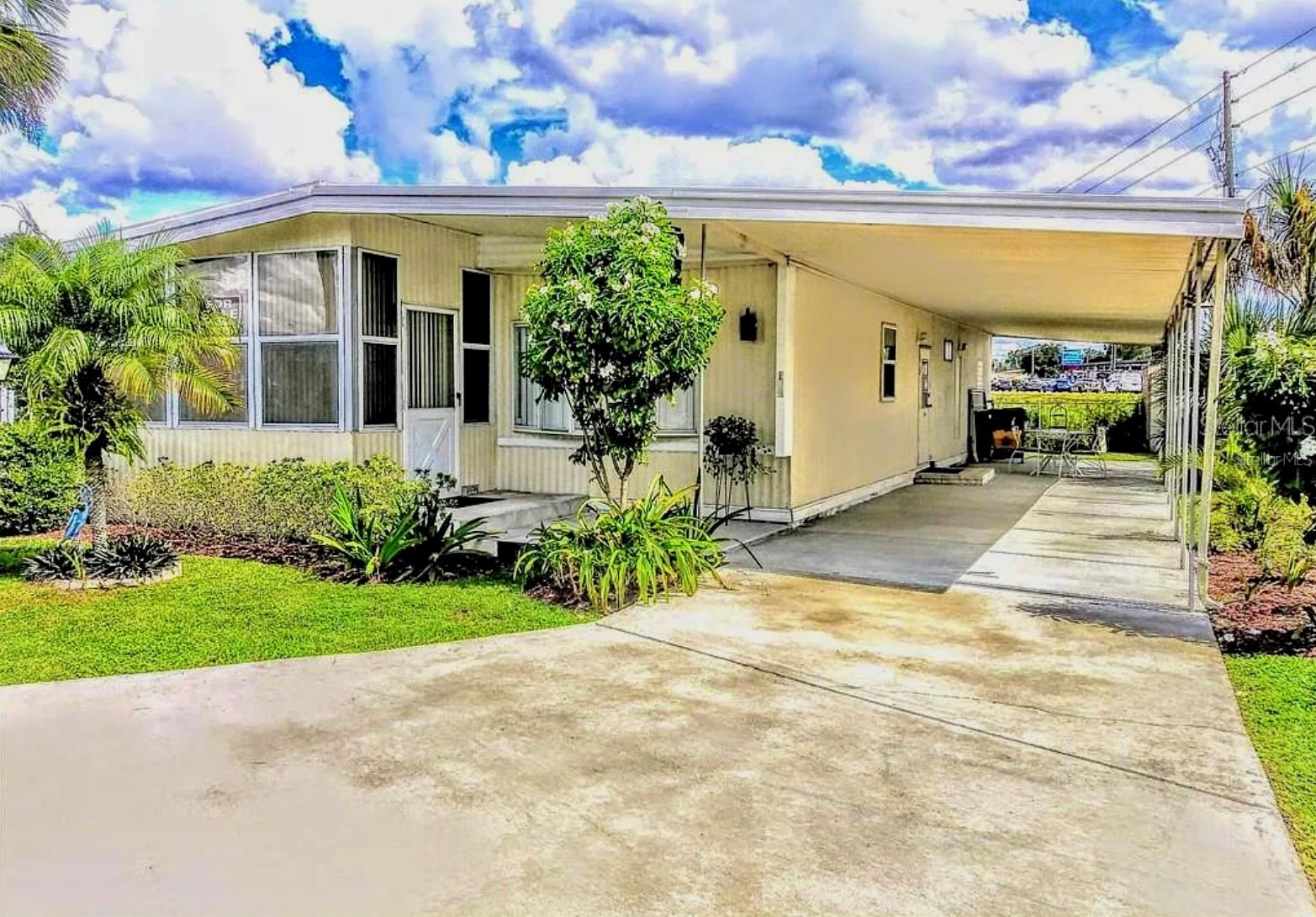 100 Lakeside Ranch Drive — photo