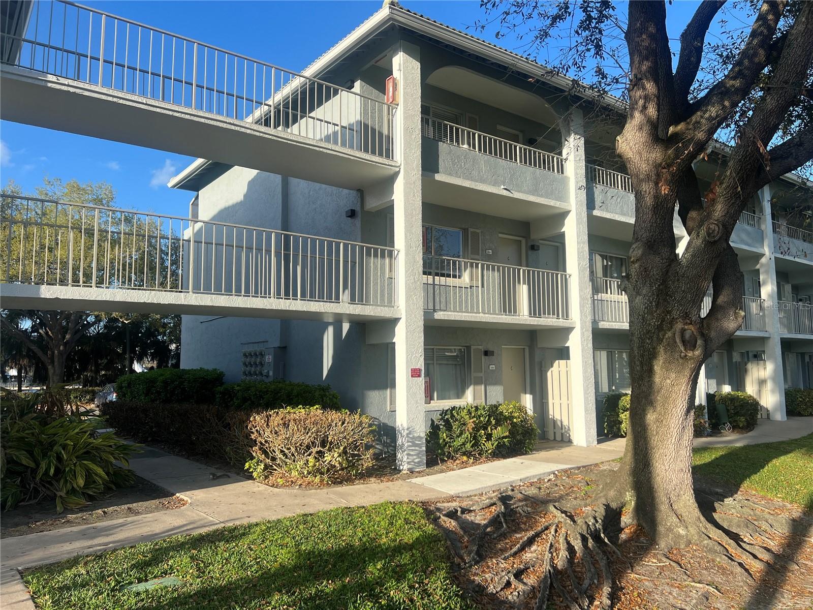 133 Oyster Bay Circle 100 — photo