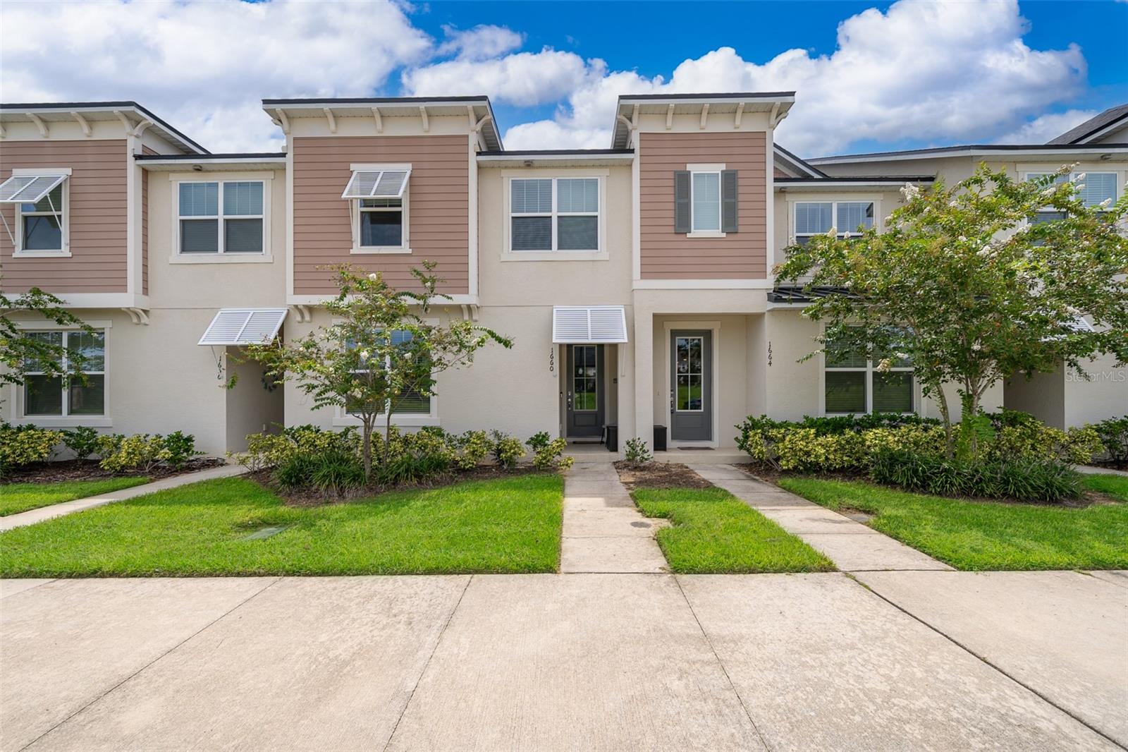 1660 Tropical Palms Circle — photo