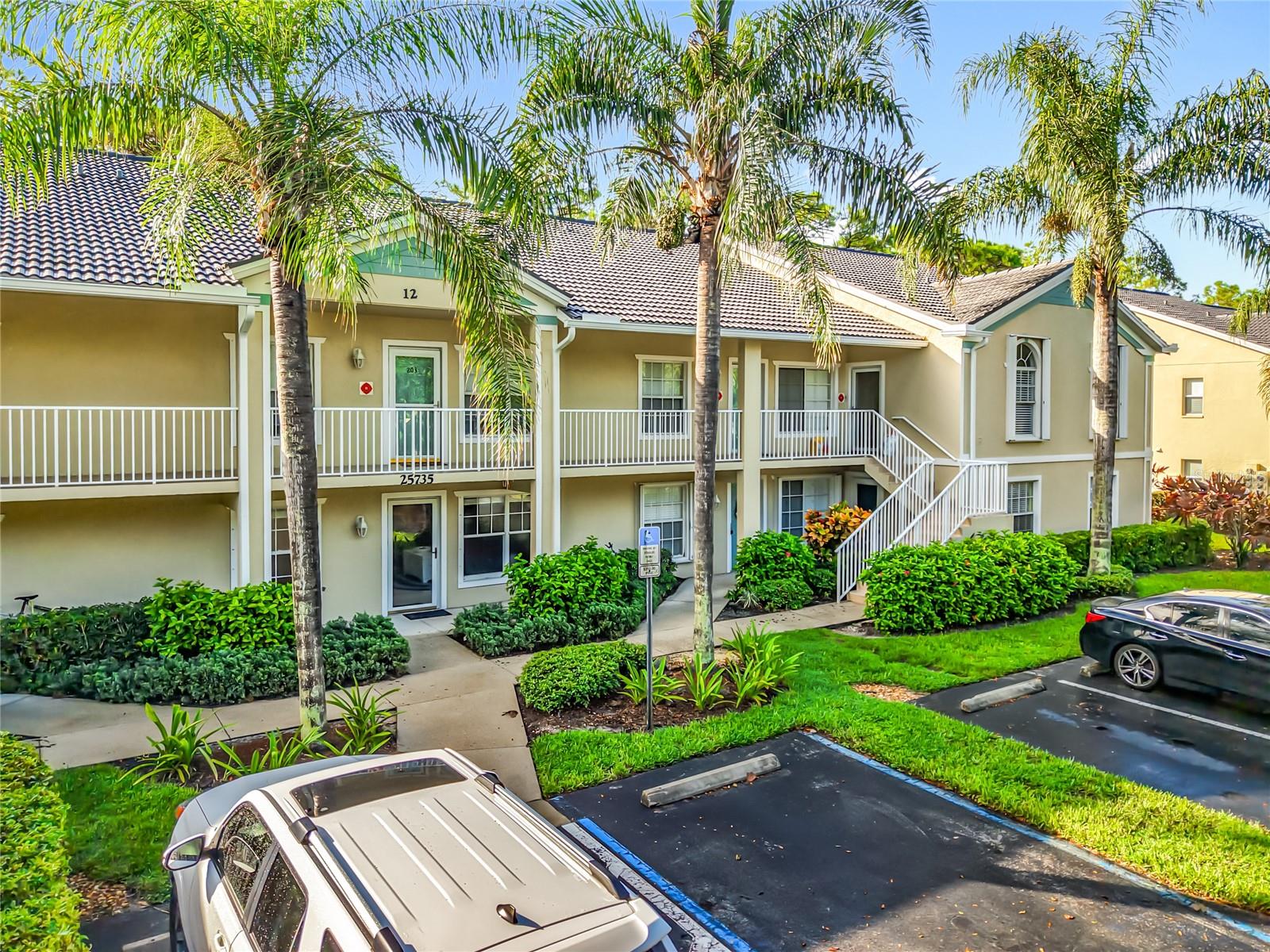 25735 Lake Amelia Way 103 — photo