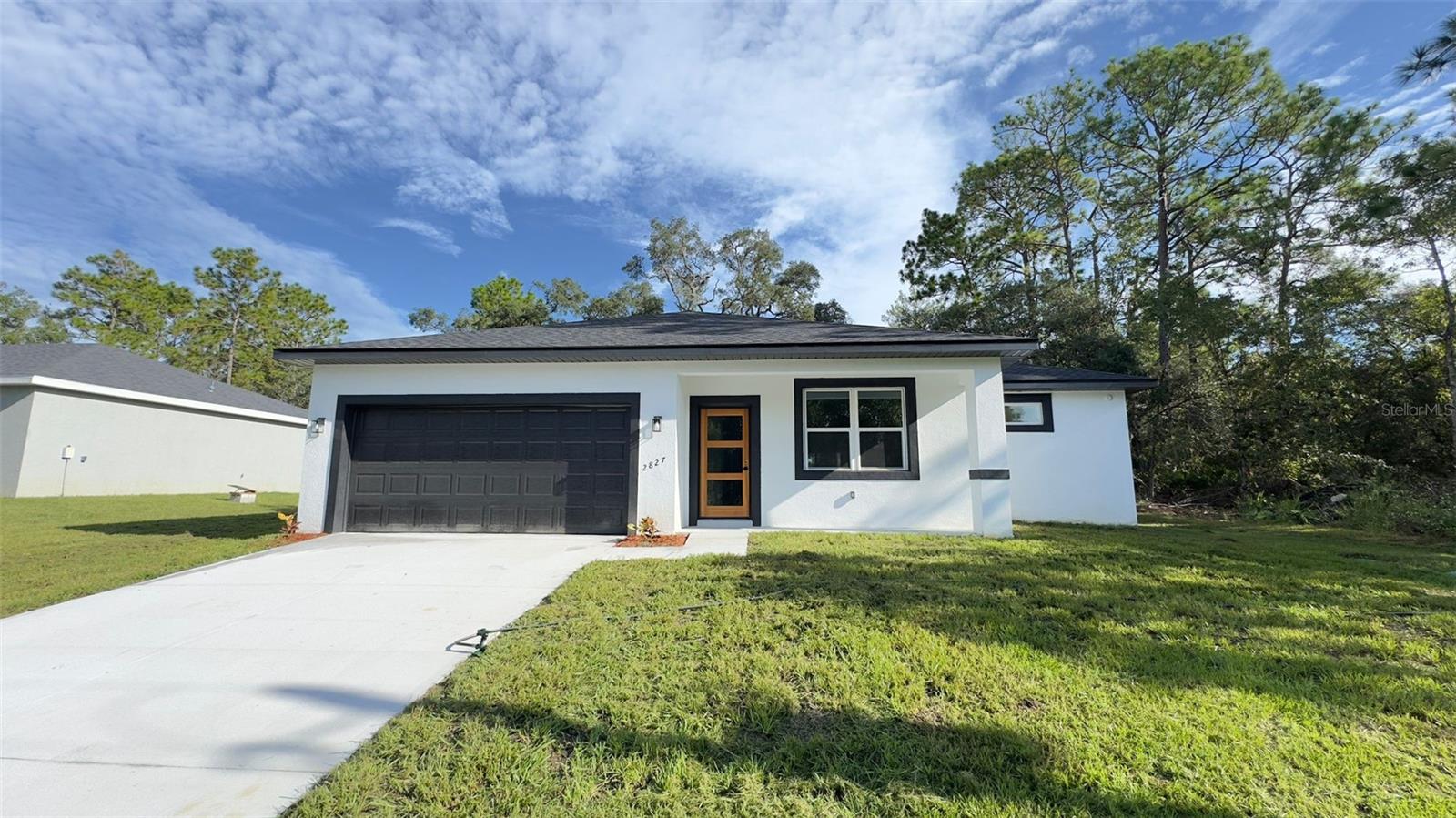 2827 W Xenox Drive — photo