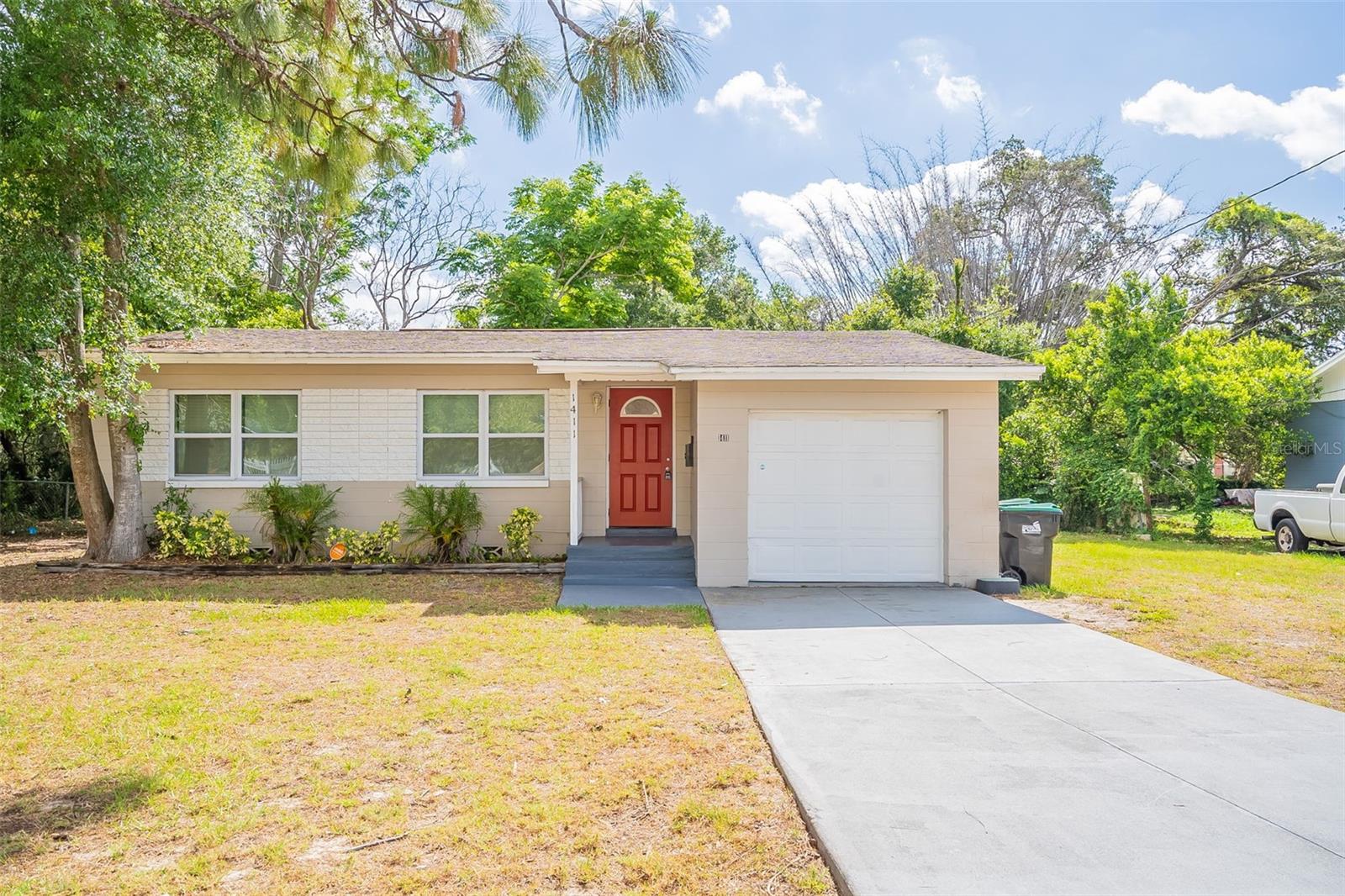 1411 N Powers Drive — photo