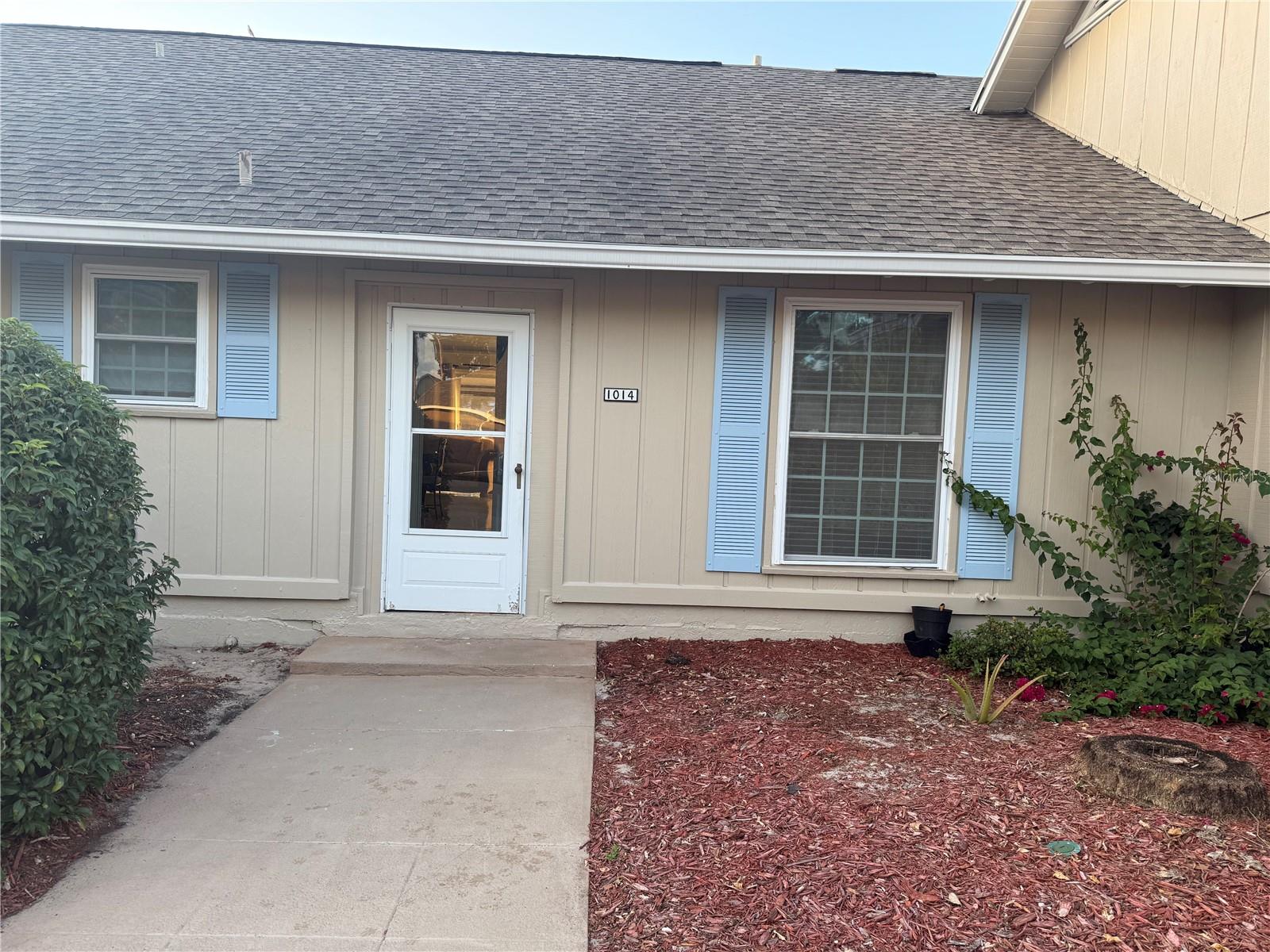 1014 Villa Lane 7 — photo