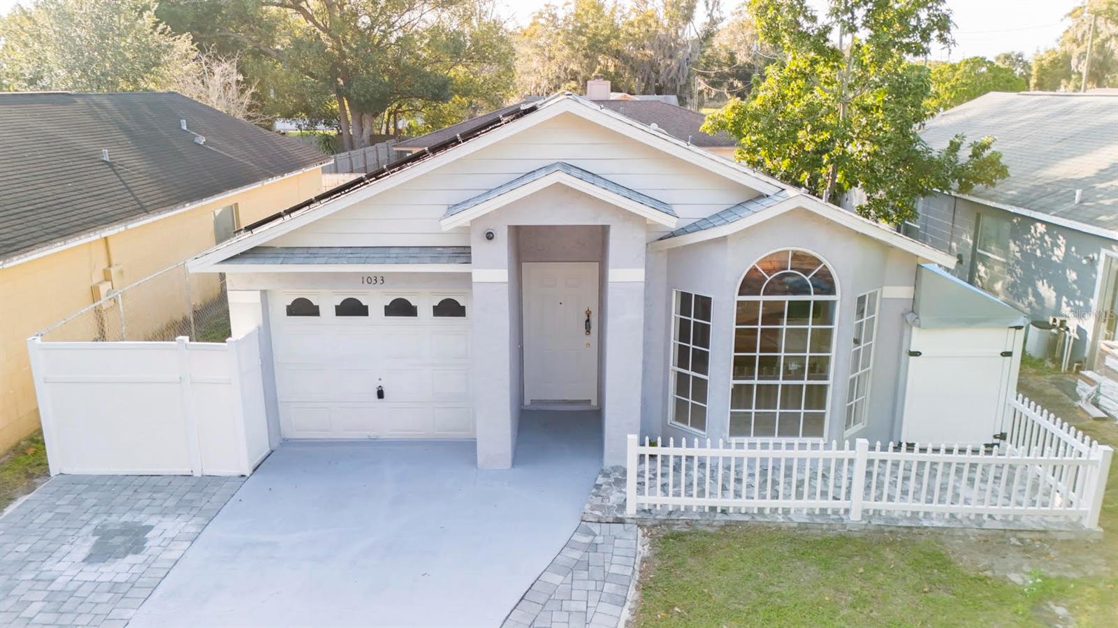 1033 Hamlet Drive — photo