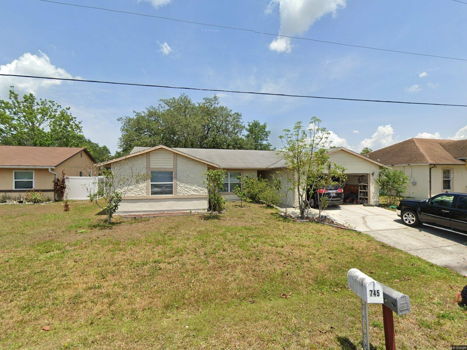 746 Maderia Court — photo