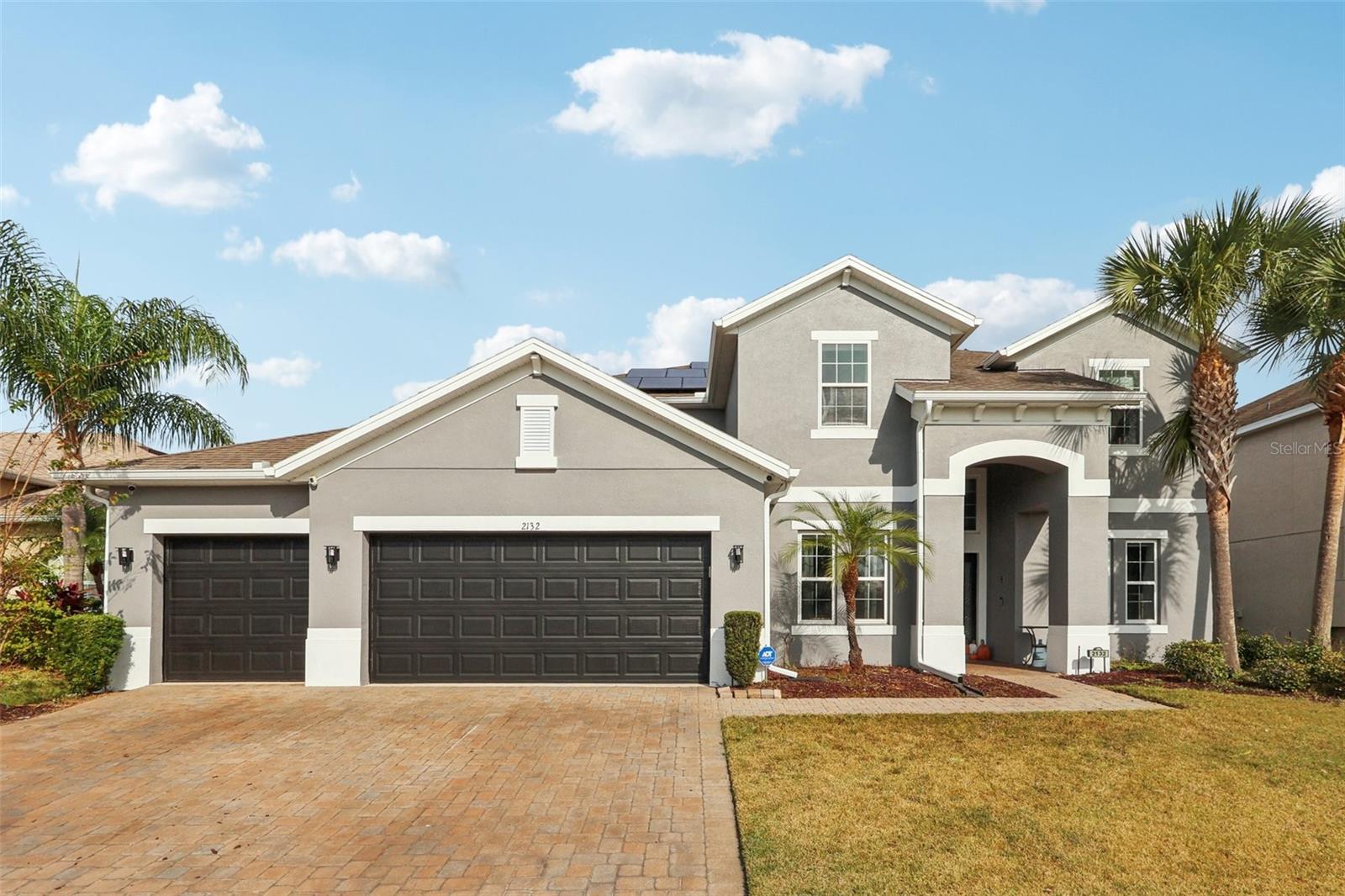 2132 Plantation Oak Drive — photo