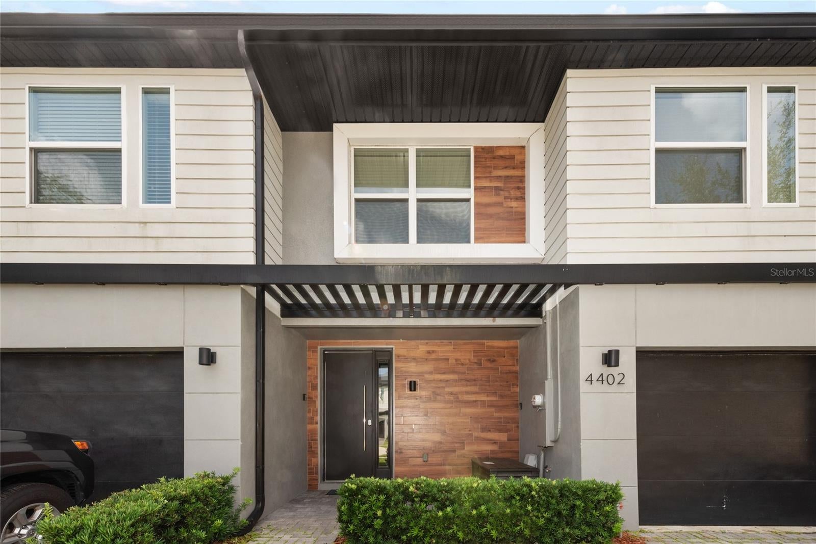 4402 Le Reve Court — photo
