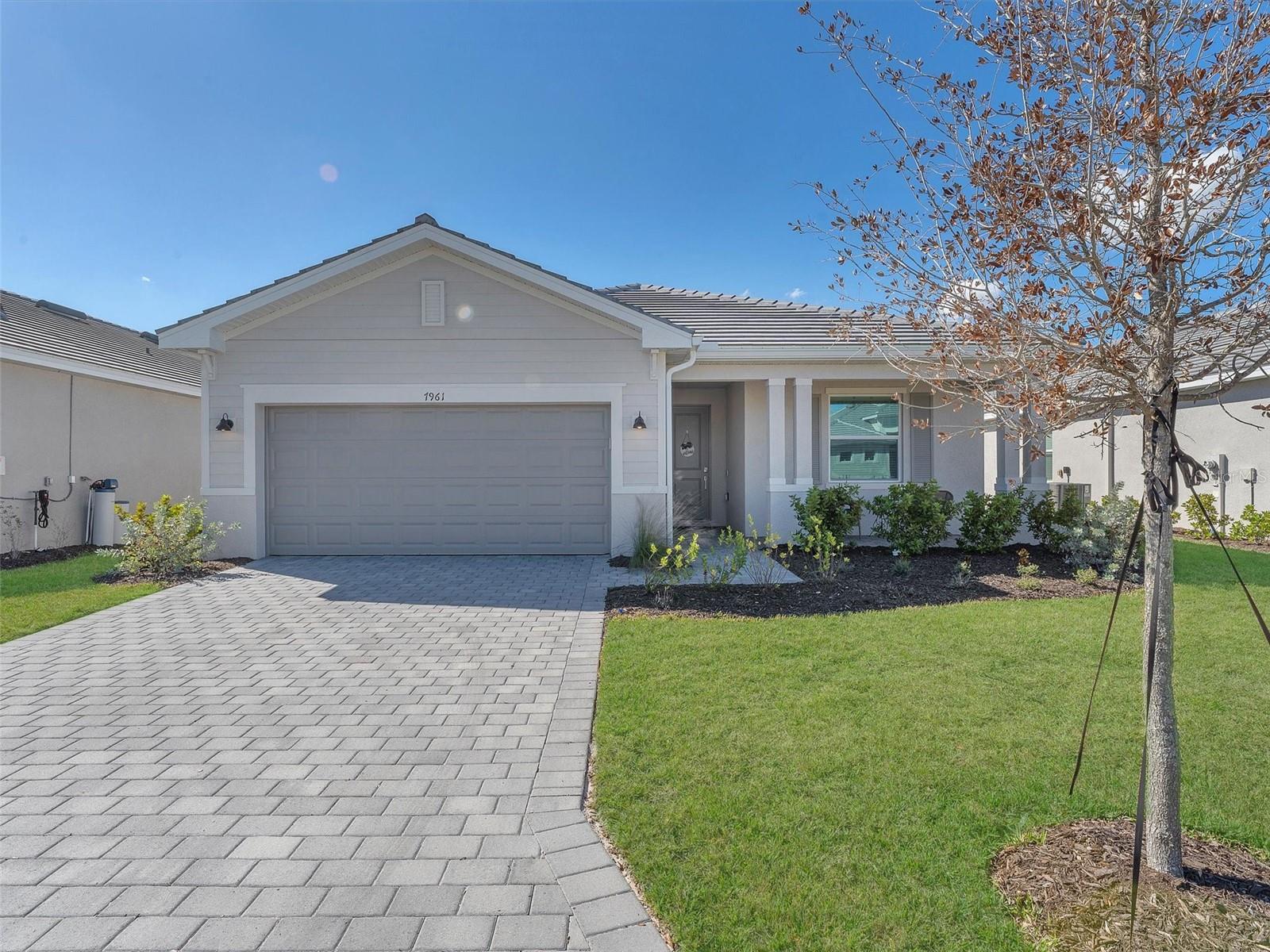 7961 Lakes Edge Lane — photo