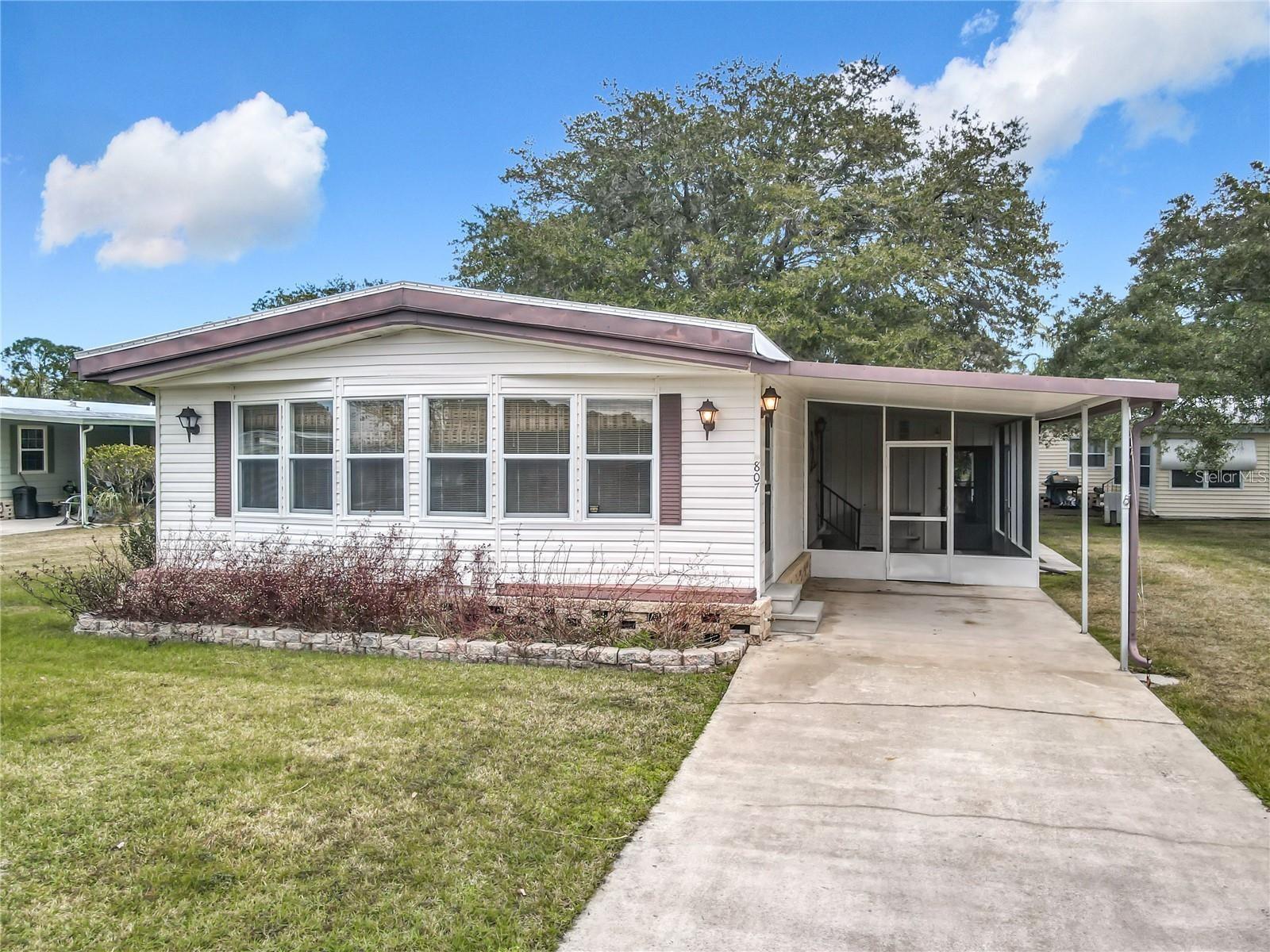 807 Swallow Lane — photo