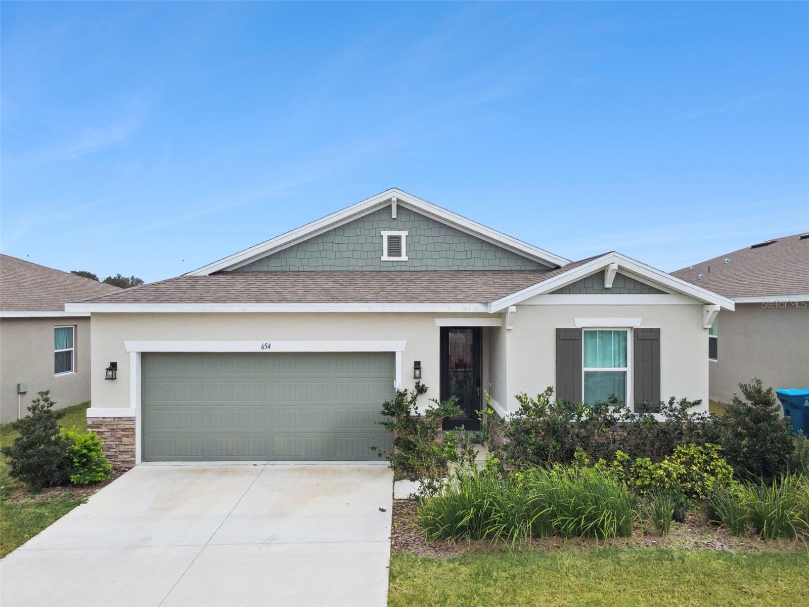 654 Heritage Square Drive — photo