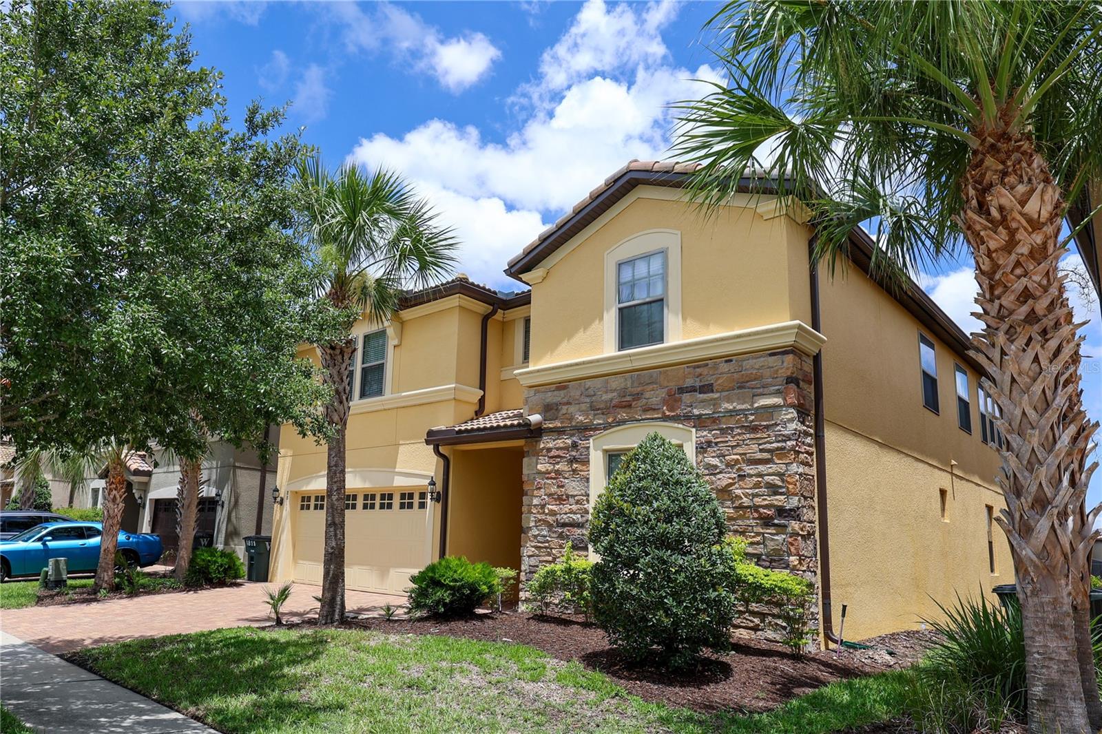 8811 Macapa Drive — photo