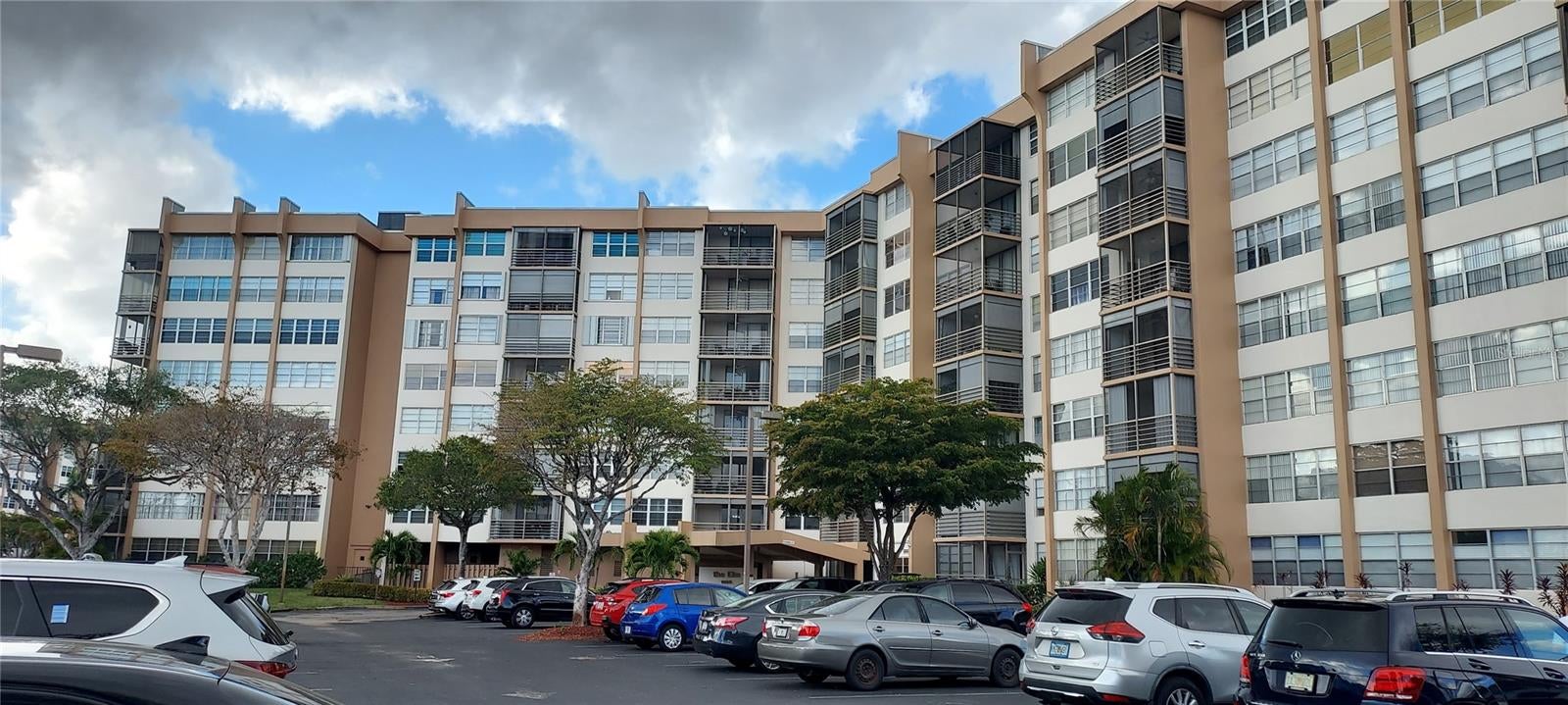 1000 Saint Charles Place 209 — photo