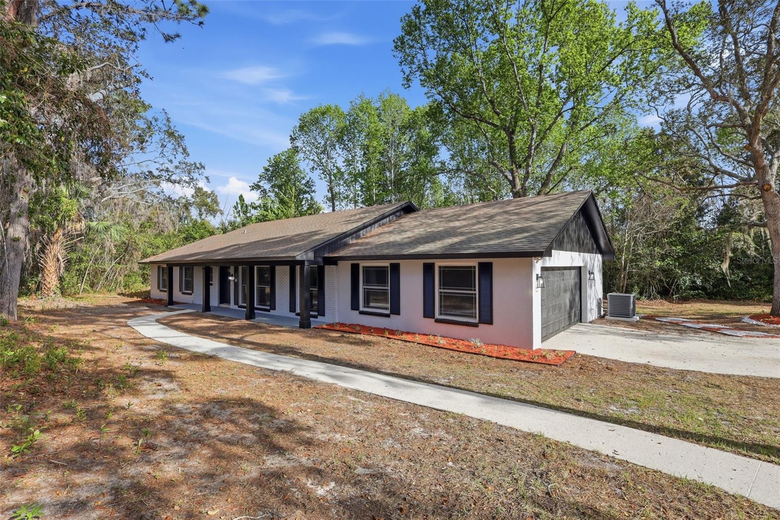 300 E Sweetwater Creek Drive — photo