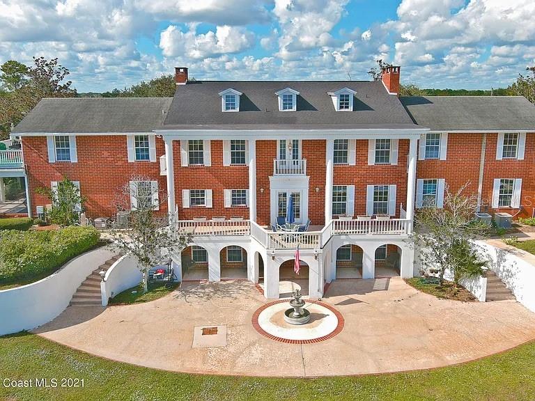 1585 S Carpenter Road — photo