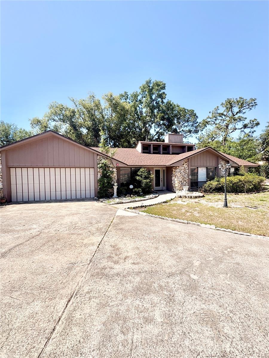 4504 Crimson Court — photo