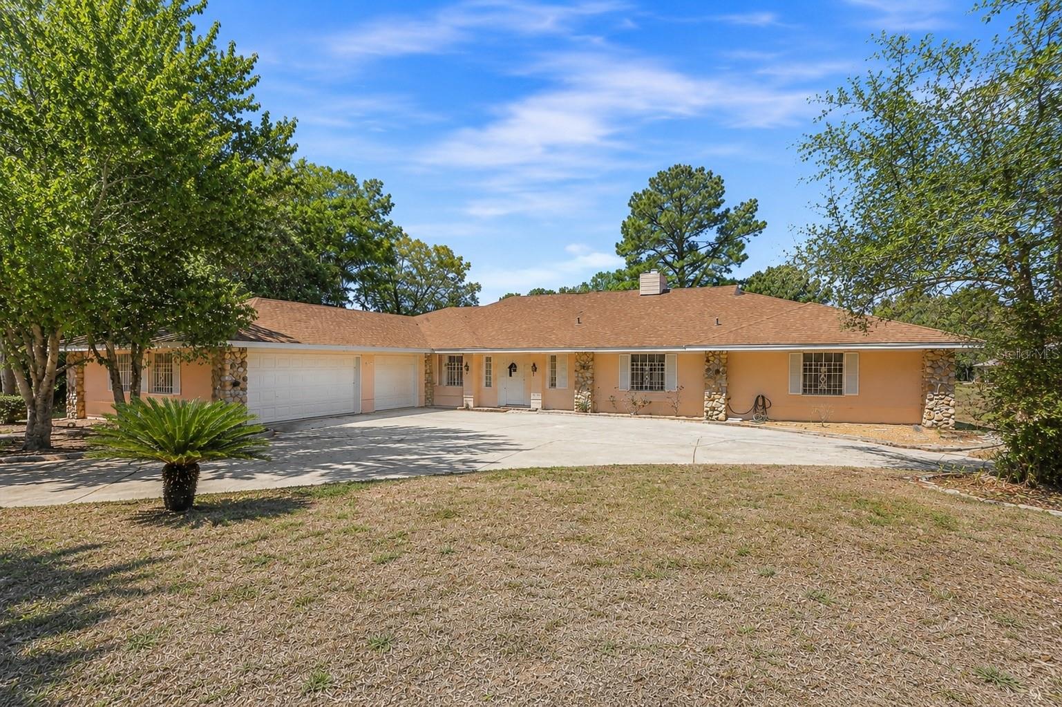 1352 Errol Parkway — photo