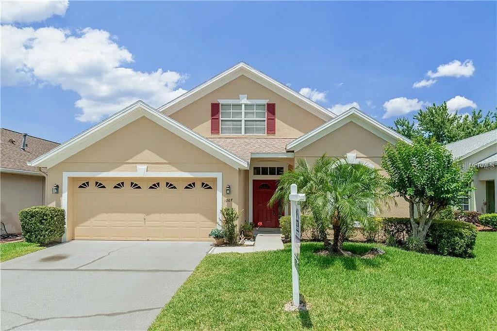 1207 Royal Saint George Drive — photo
