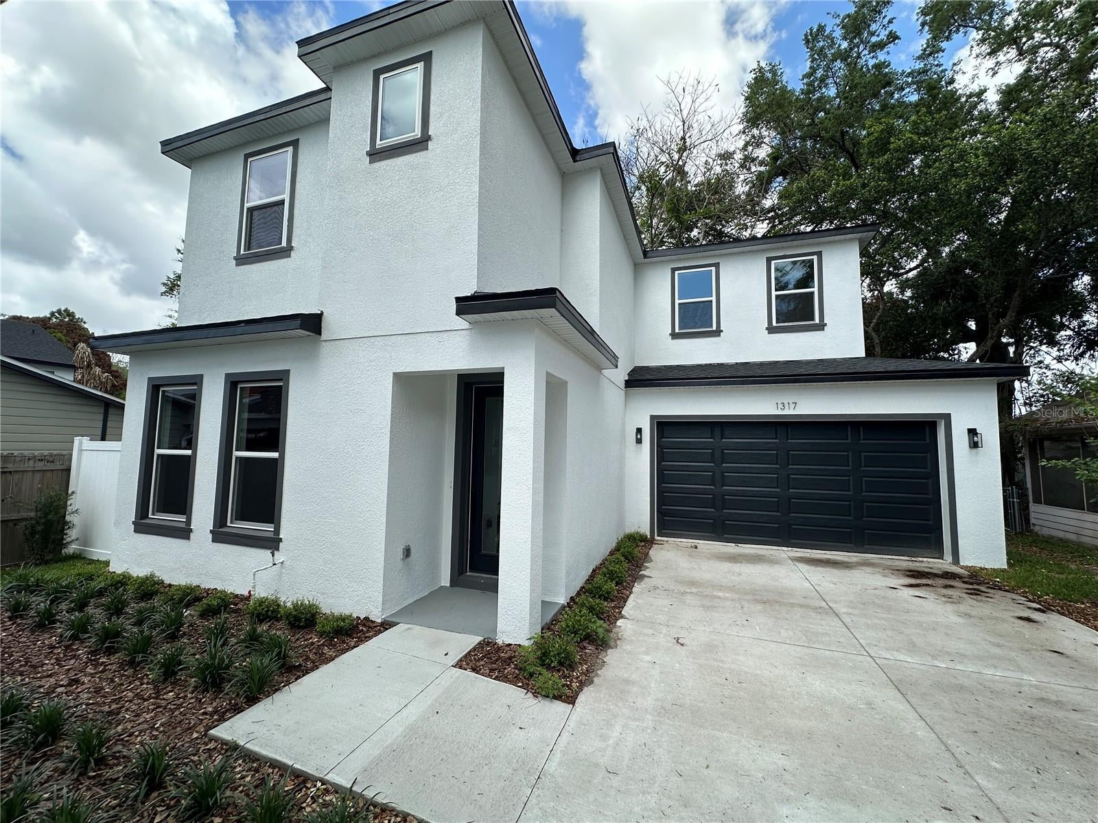 1317 E Harding Street — photo