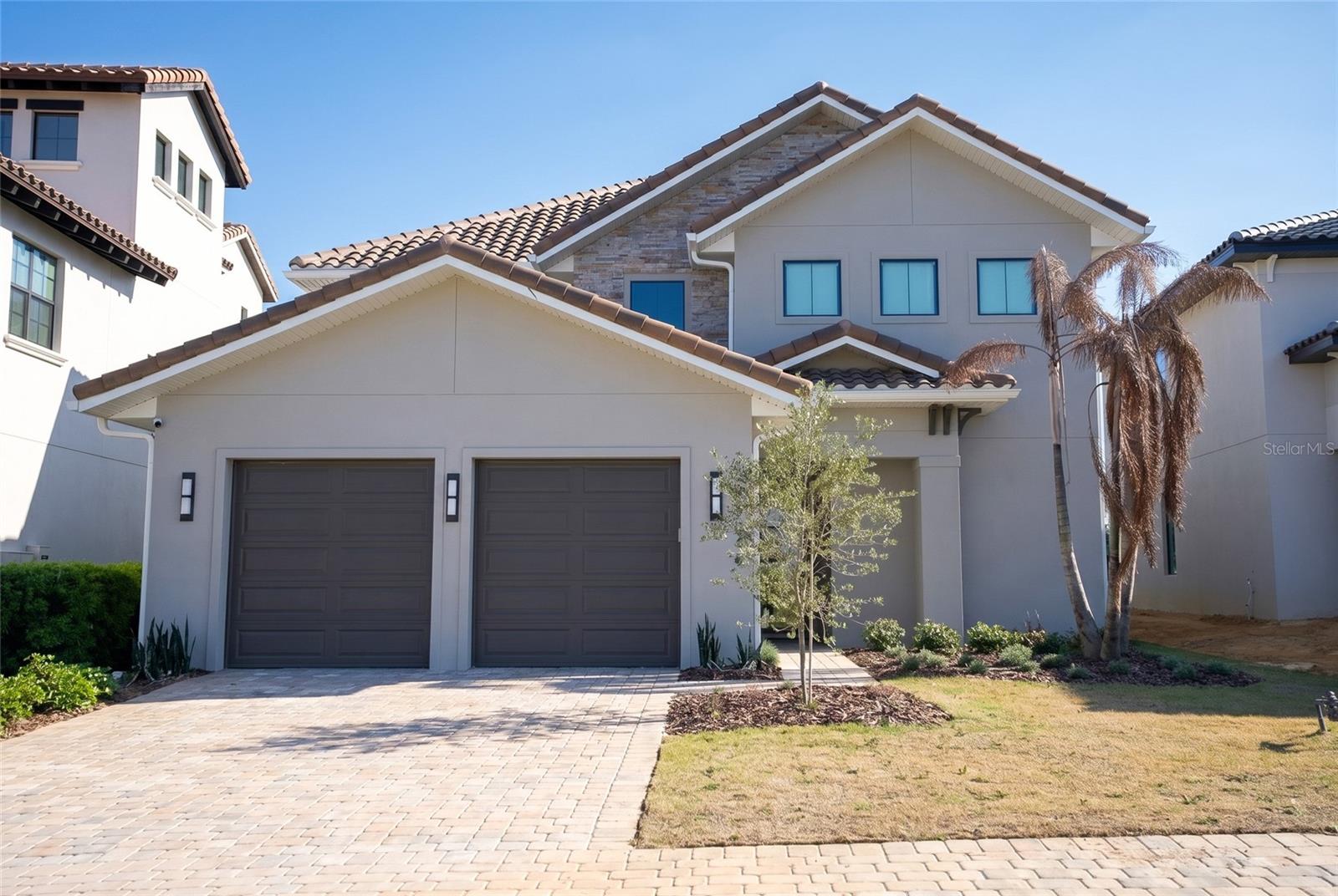 16046 Vetta Drive — photo
