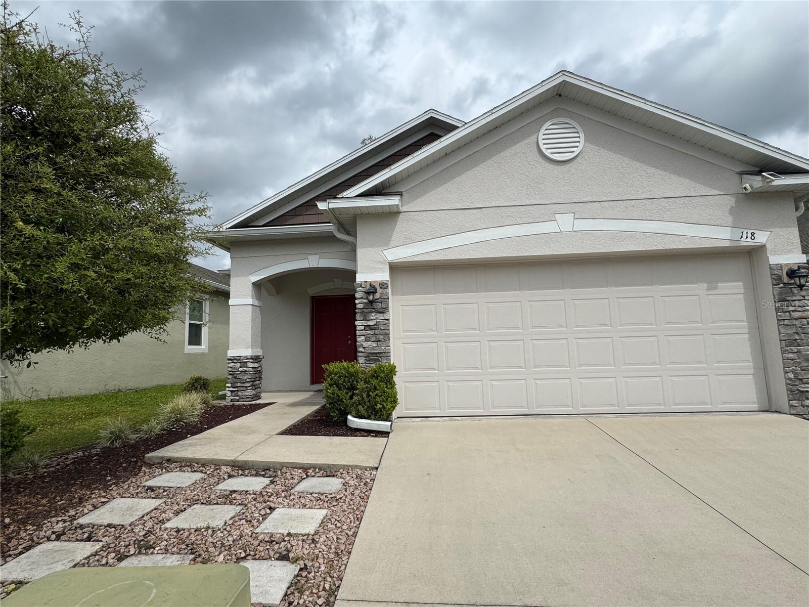 118 Hurst Ct — photo