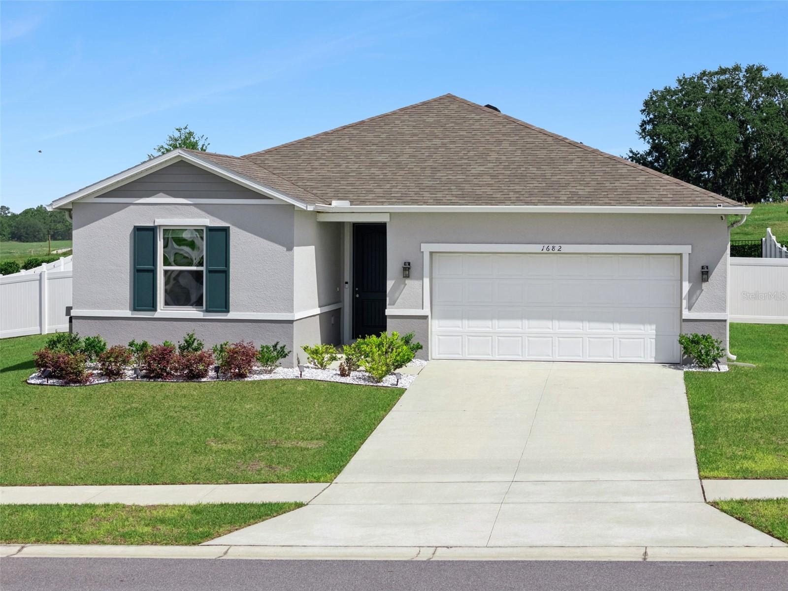 1682 Littleleaf Boxwood Loop — photo