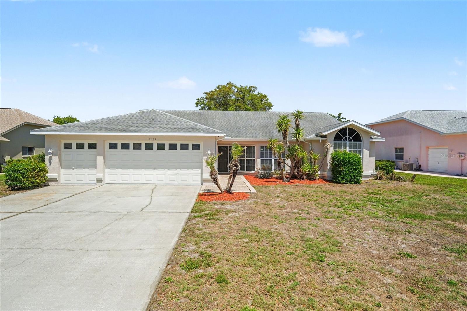 9389 Fox Hollow Lane — photo