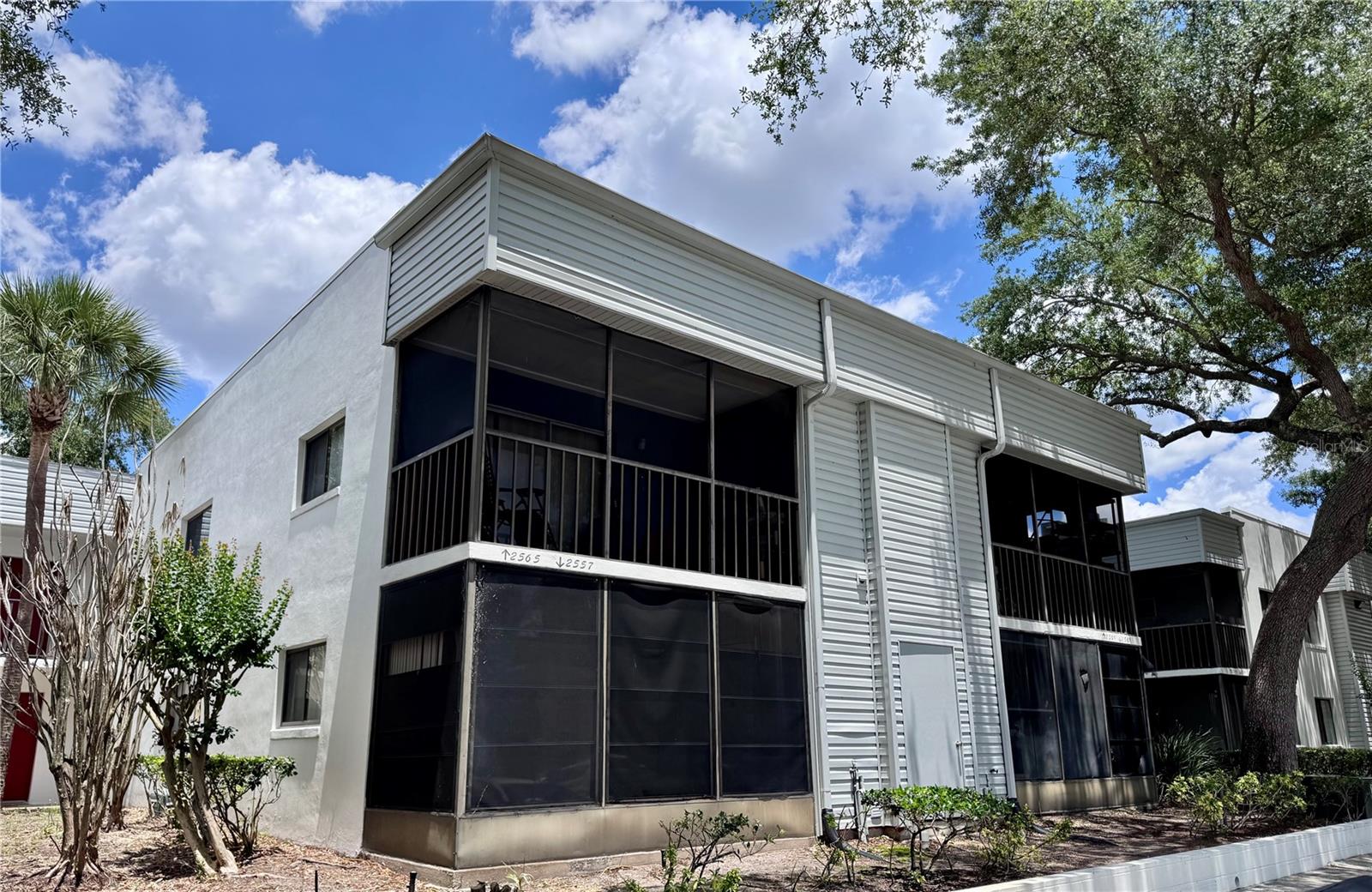 2565 Oak Park Way 213 — photo