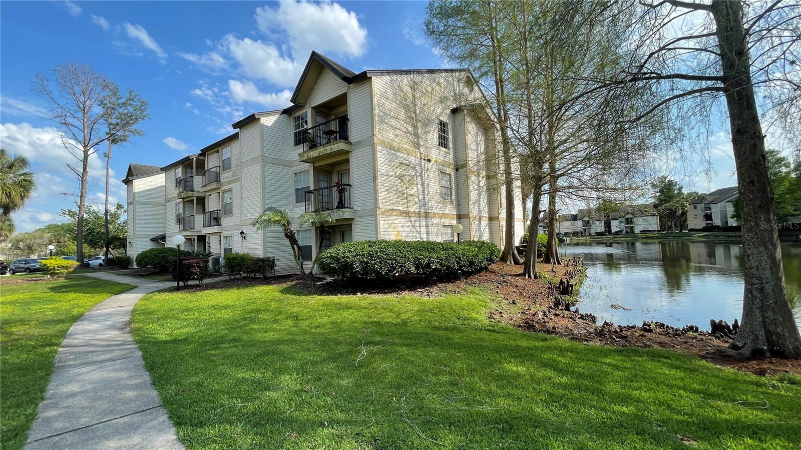 1948 Lake Atriums Circle 113 — photo