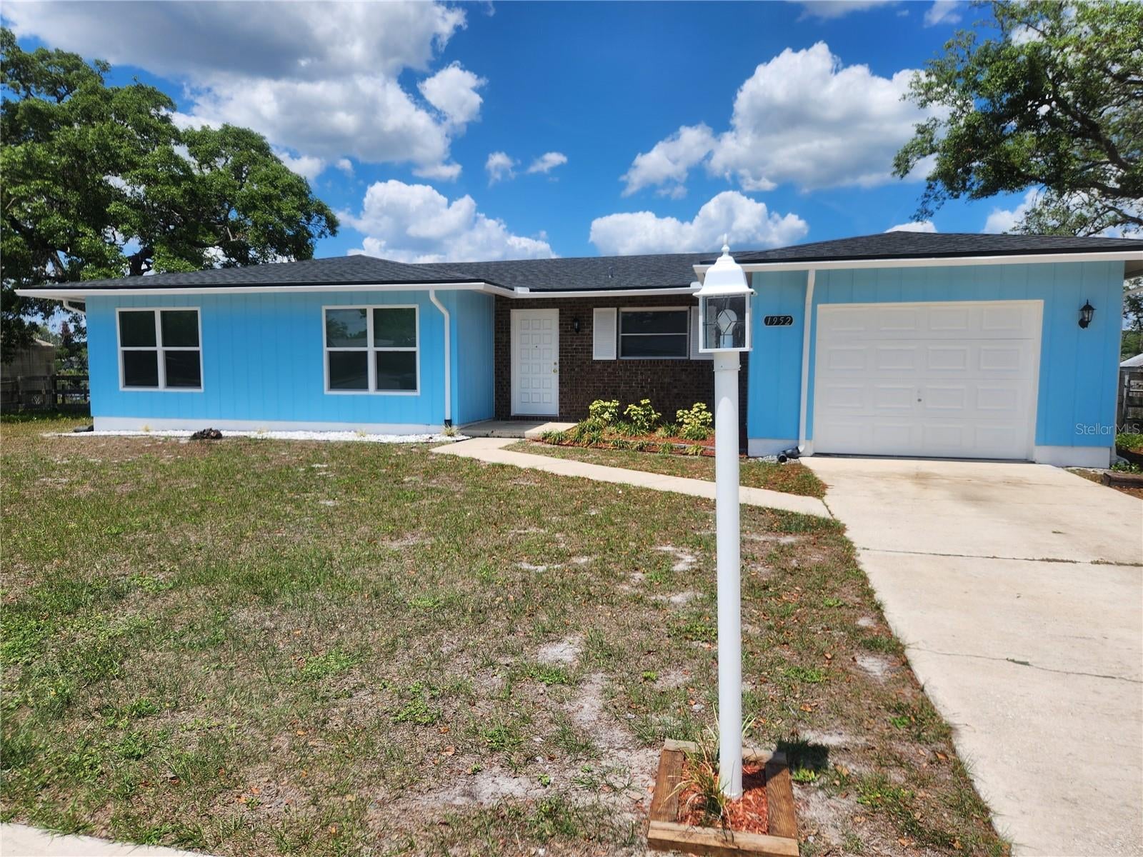 1952 English Drive — photo