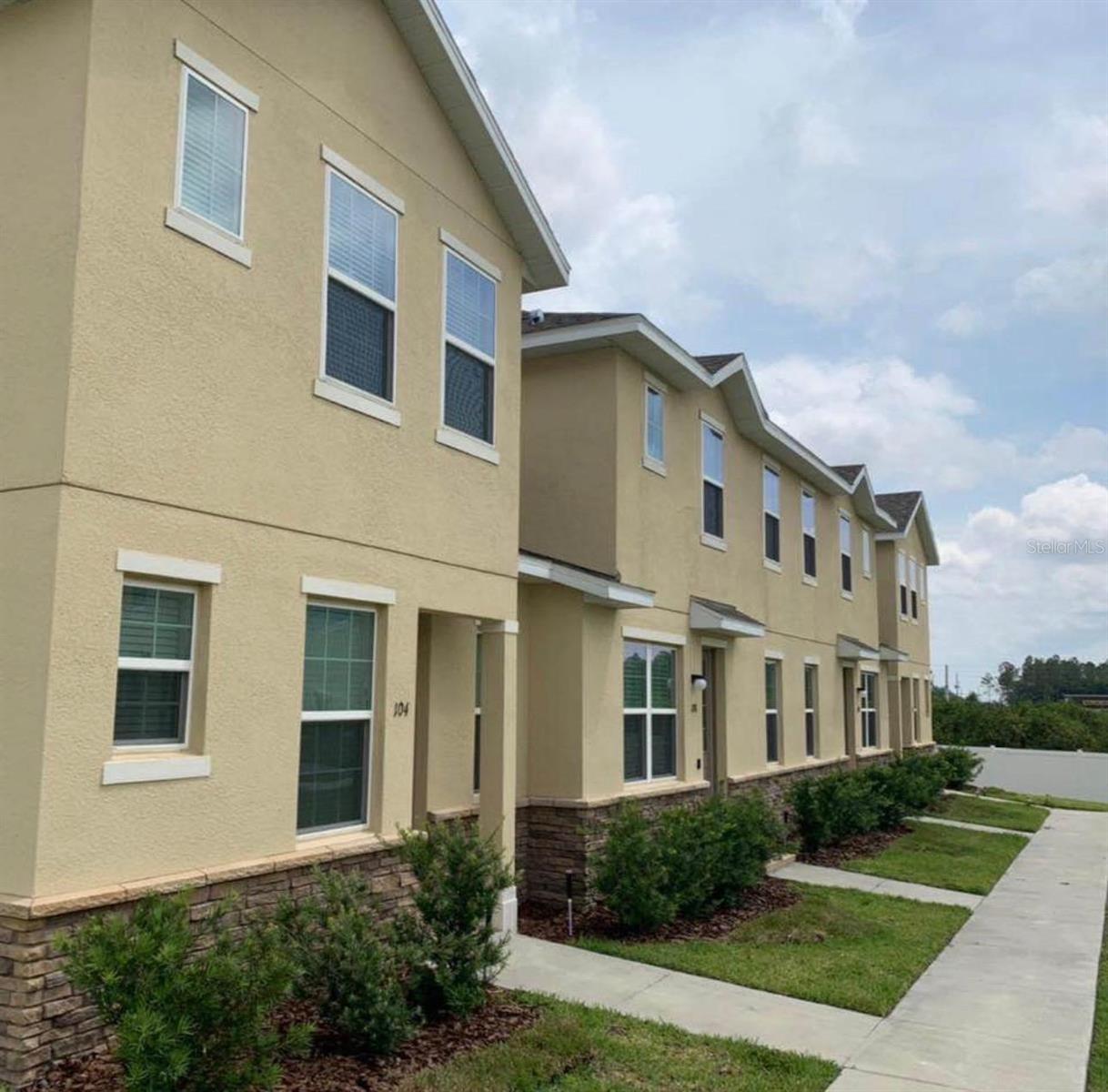 112 Holly Village Drive — photo