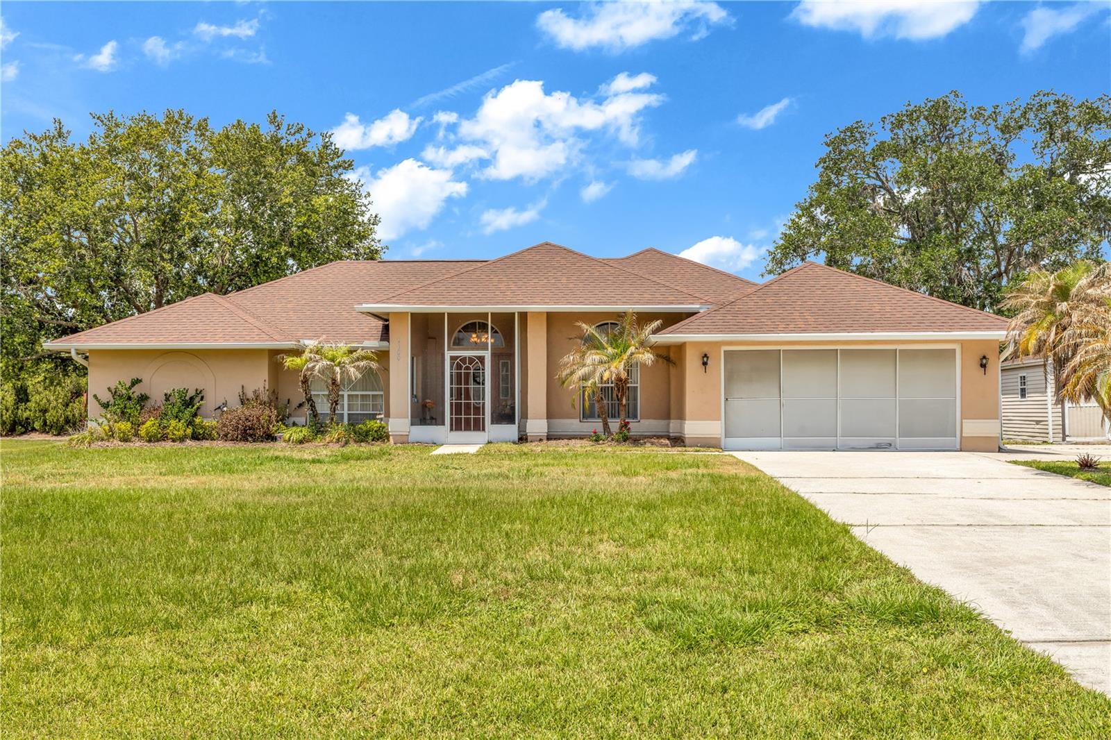 2800 Woodsmere Court — photo