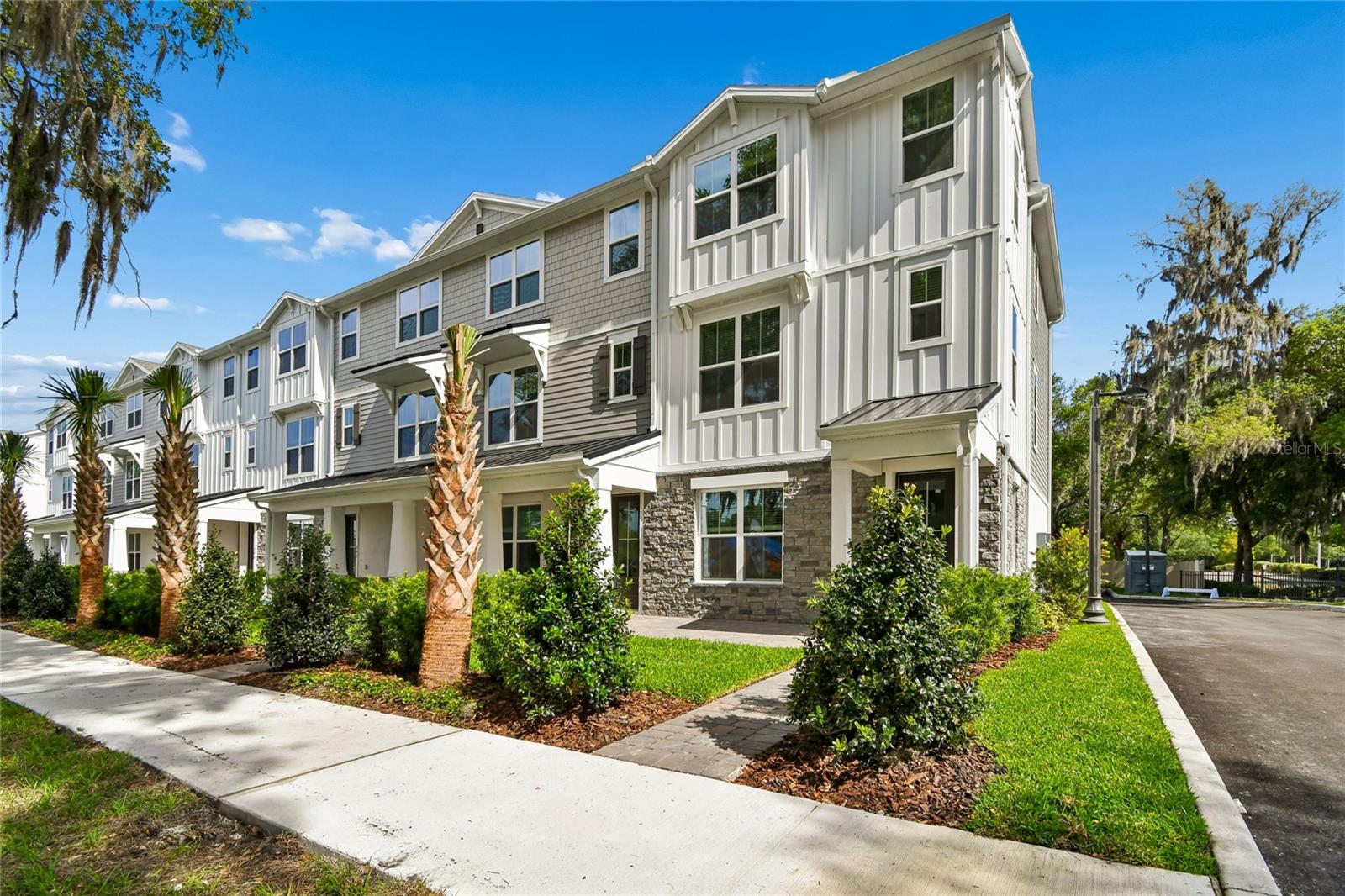 194 Pasquala — photo