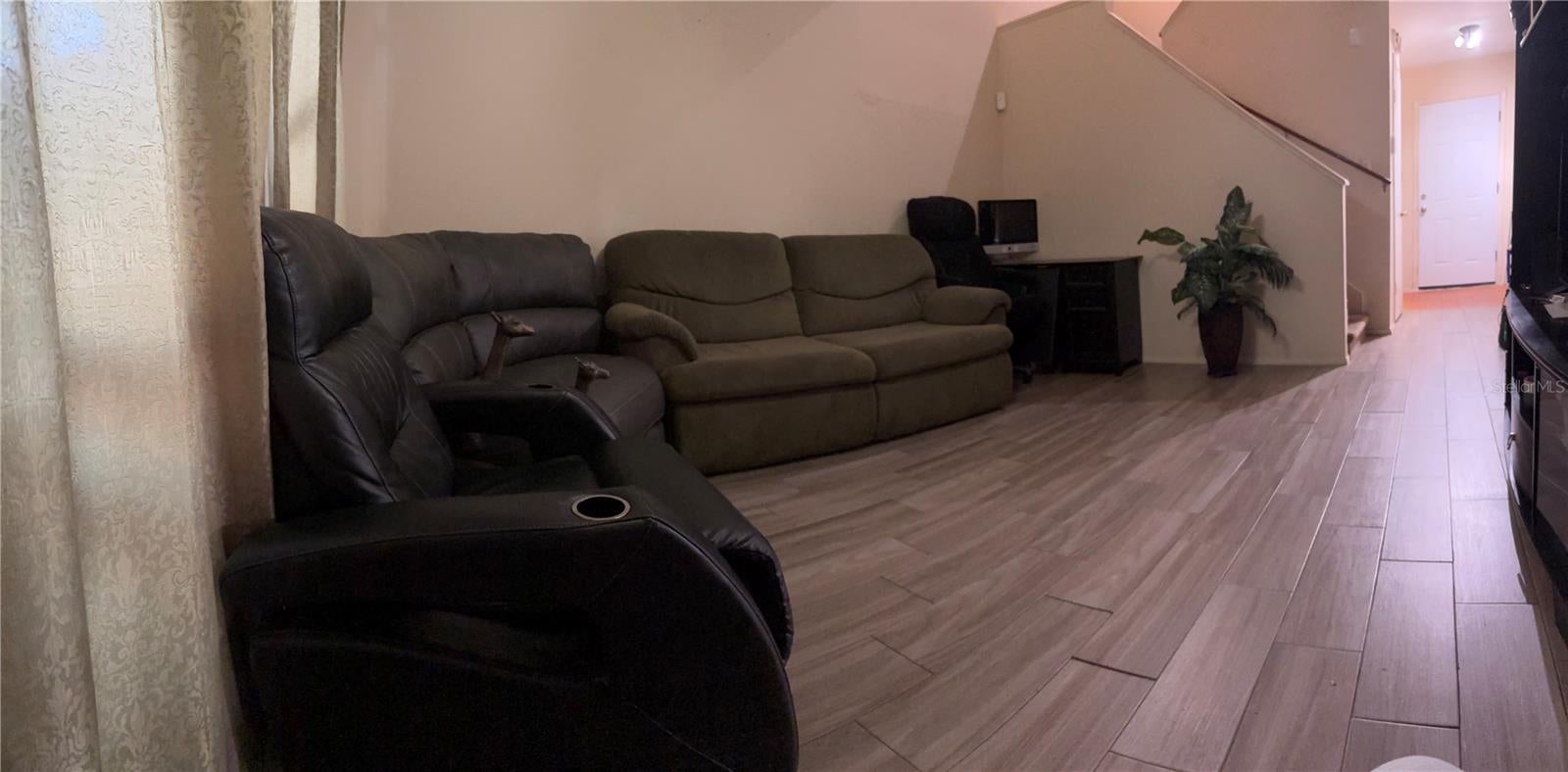 Home in ORLANDO, FL 32839 — photo 2