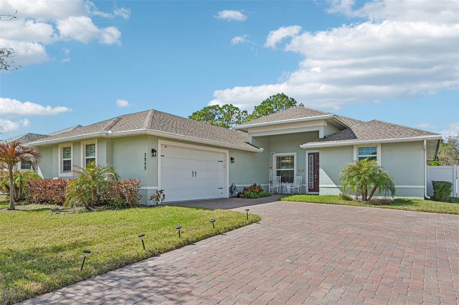 3955 Oak Hollow Avenue — photo
