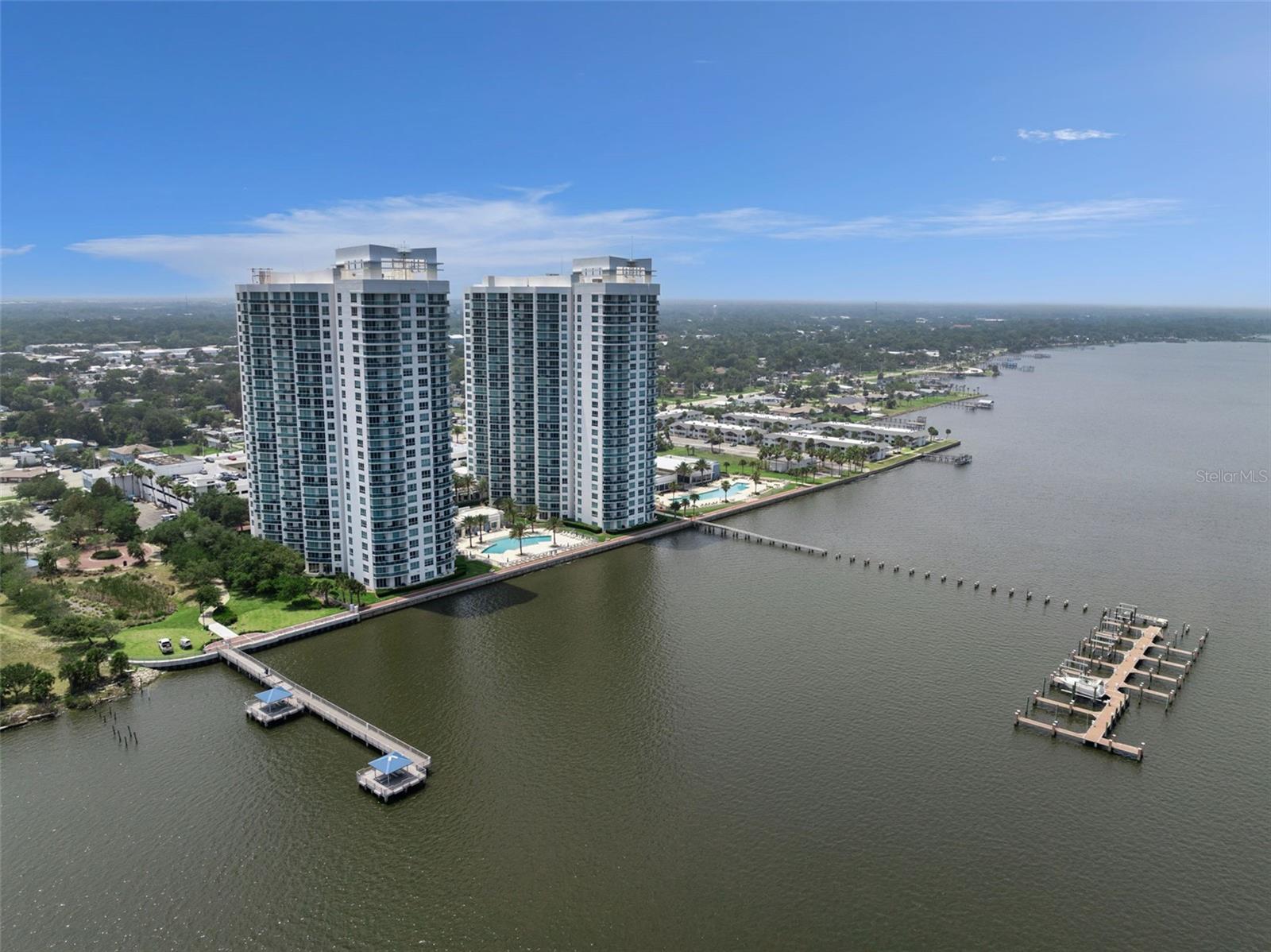 231 Riverside Drive 702-1 — photo
