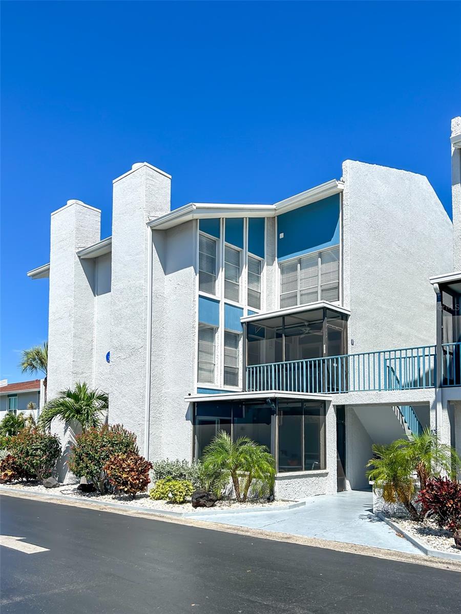 315 Medallion Boulevard F — photo