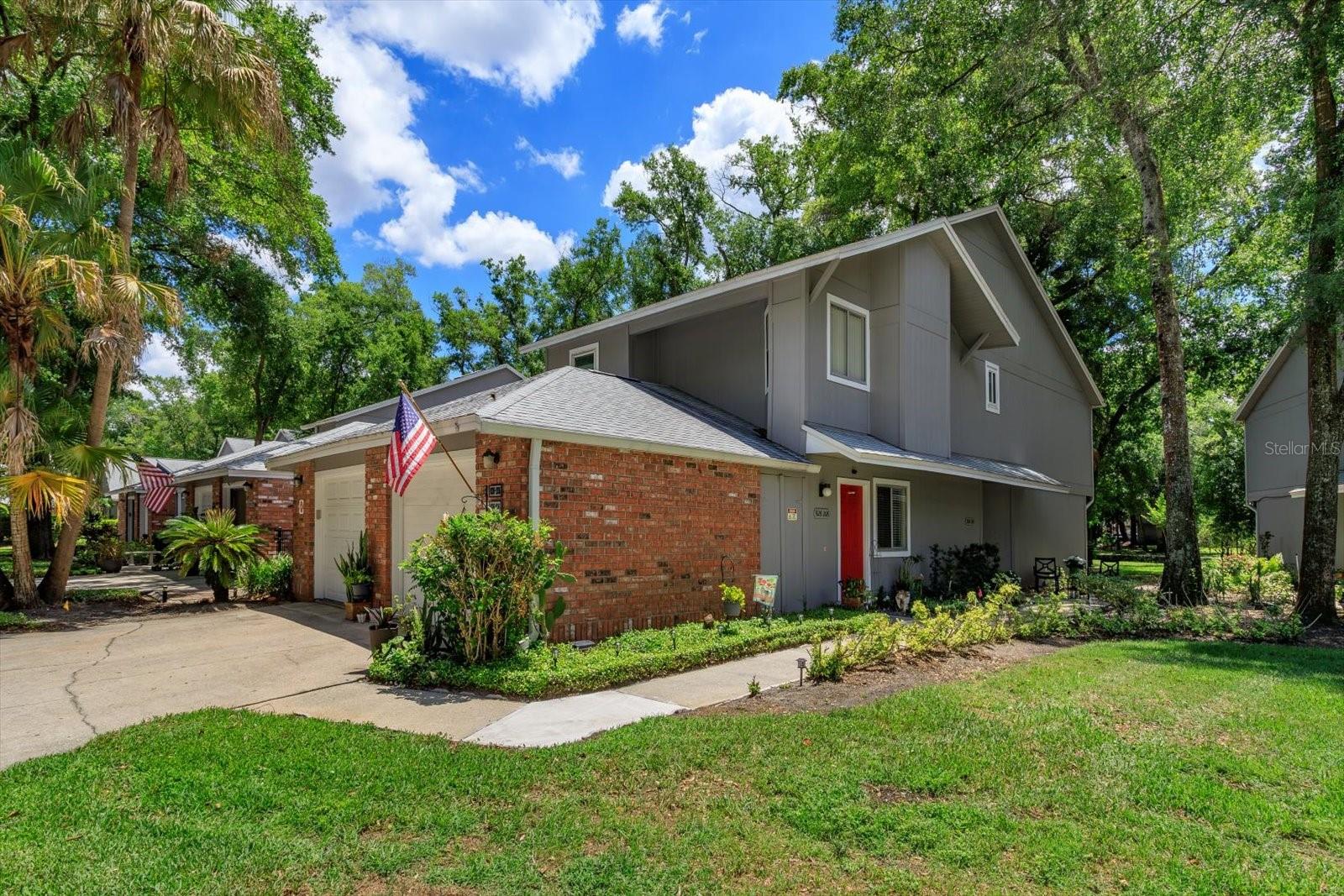 626 Red Oak Circle 106 — photo