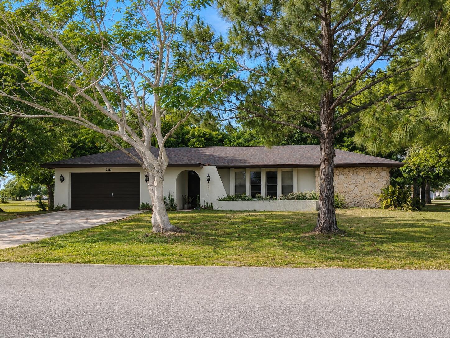 7317 Lime Tree Court — photo