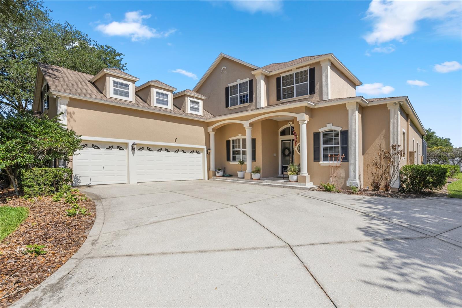 9527 Queensbury Court — photo