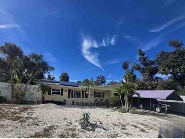 2426 Wisteria Road — photo