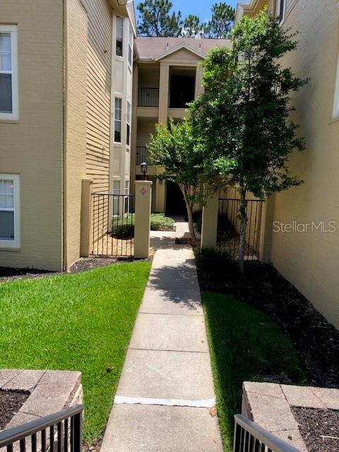 413 Summit Ridge Place 305 — photo