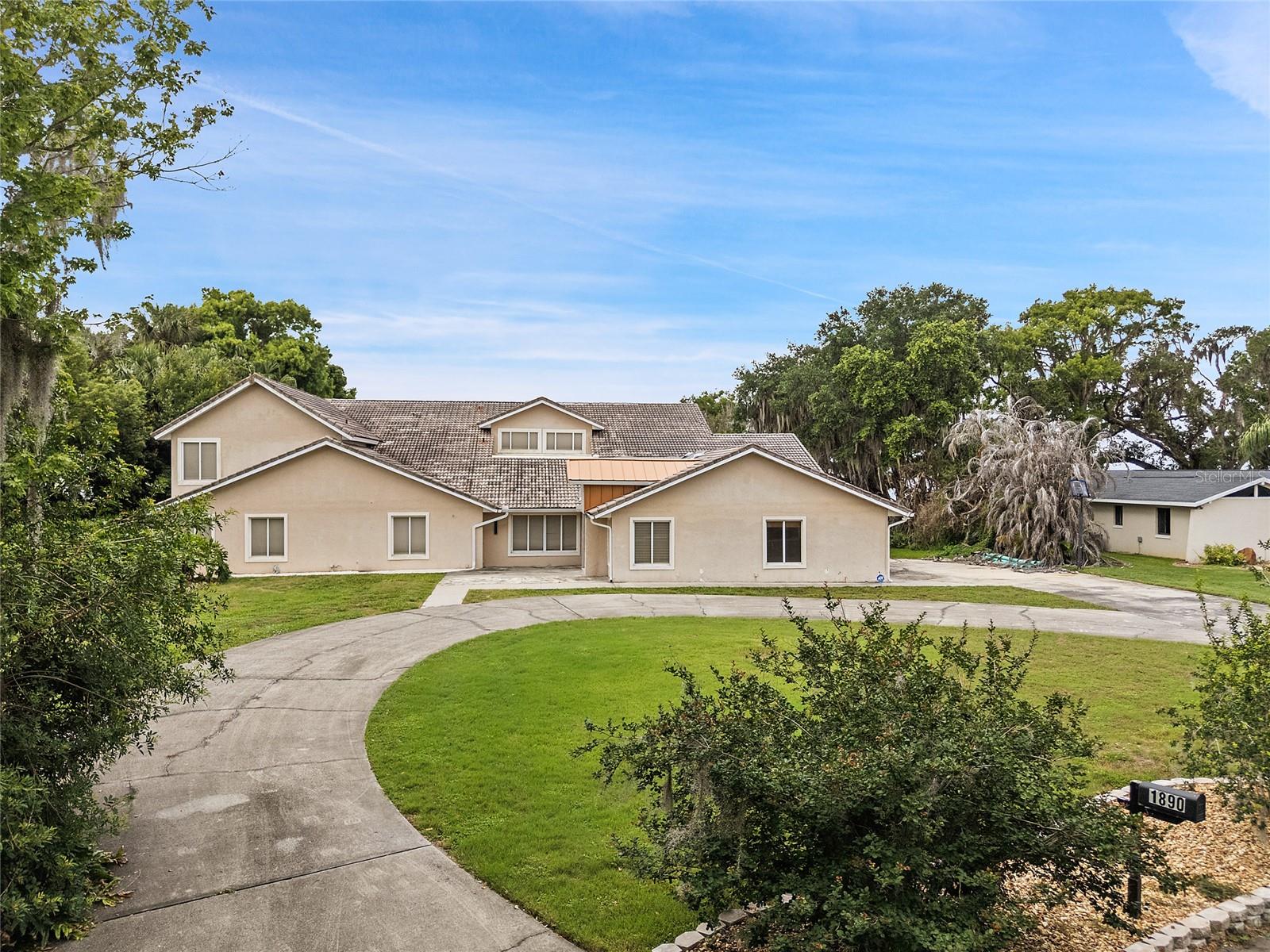 1890 Saha Court — photo